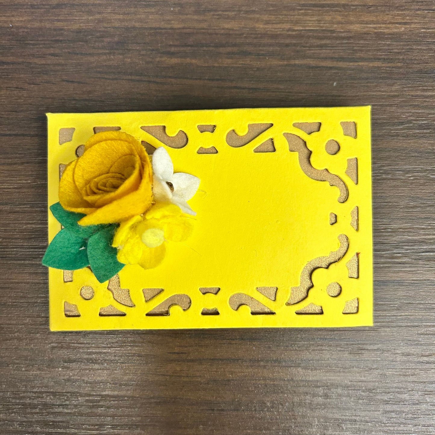 Floral Die Cut Pasa Envelope