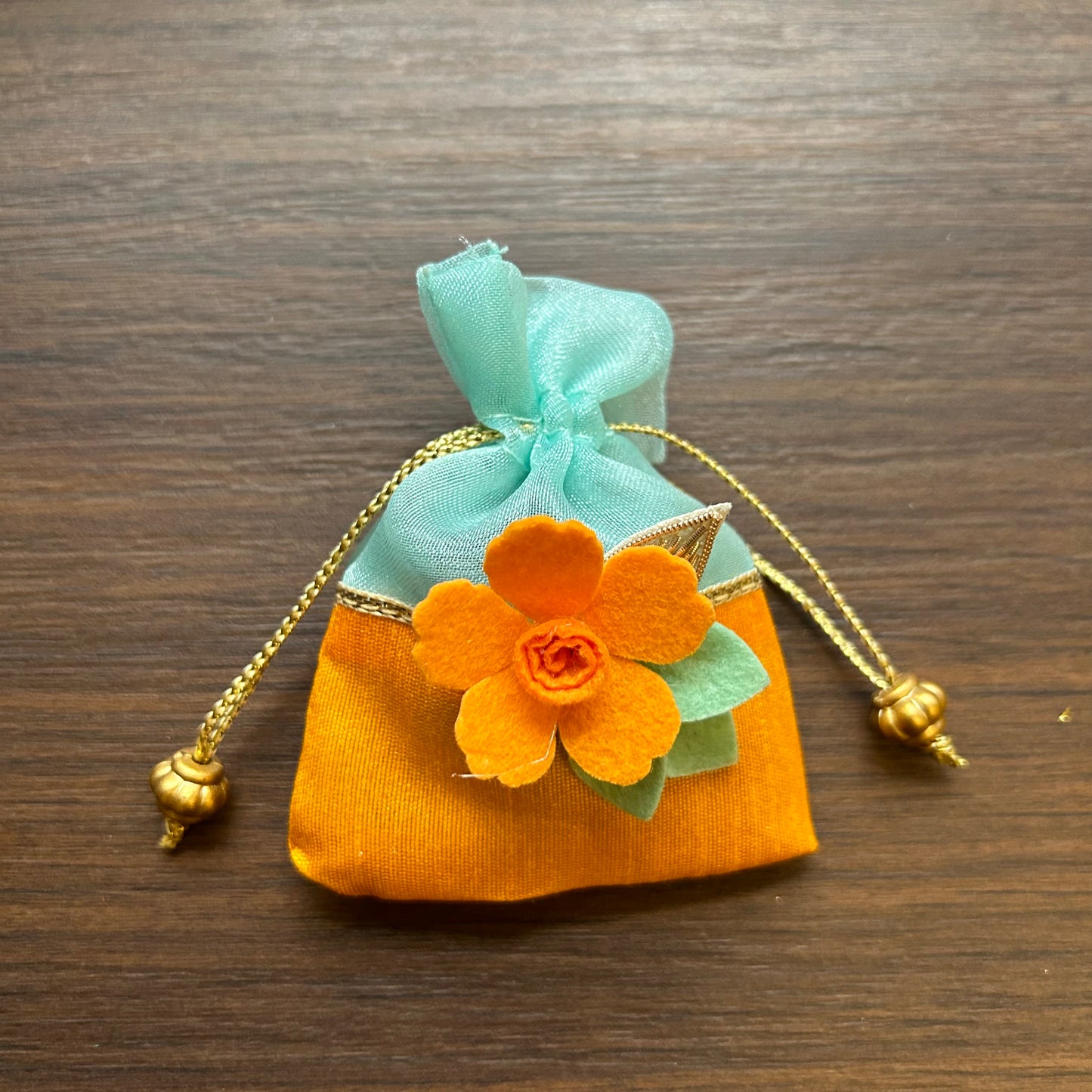 Half & half Felt Flower coin bag