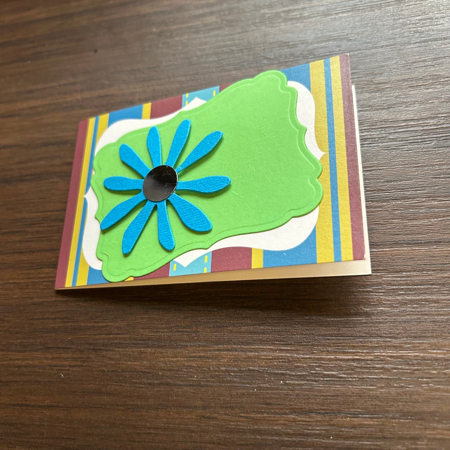 Die cut floral Tag