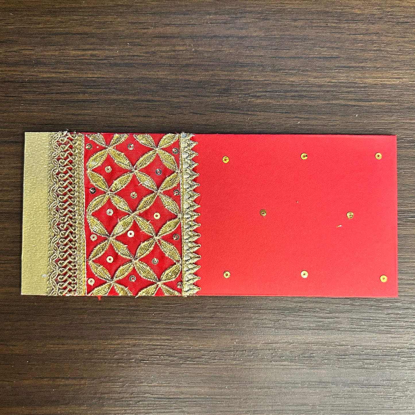 Criss Cross Gota Border