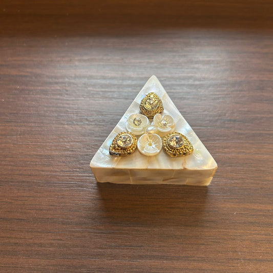 Triangular Ginni Box