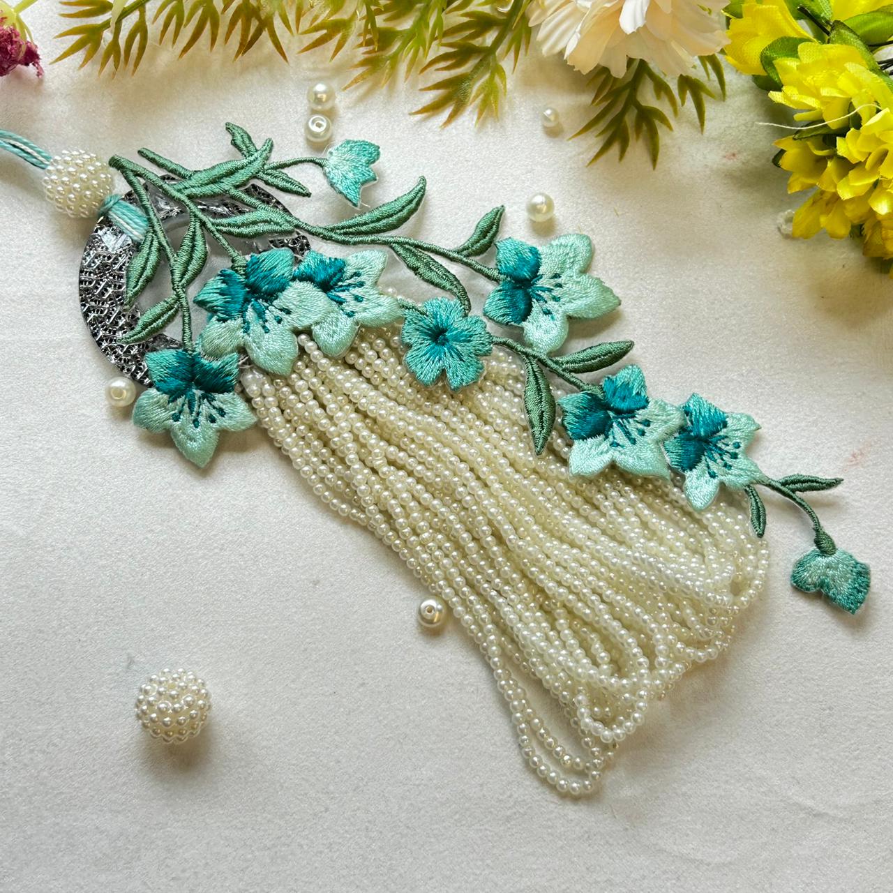 Applique Flower & Pearl Bunch
