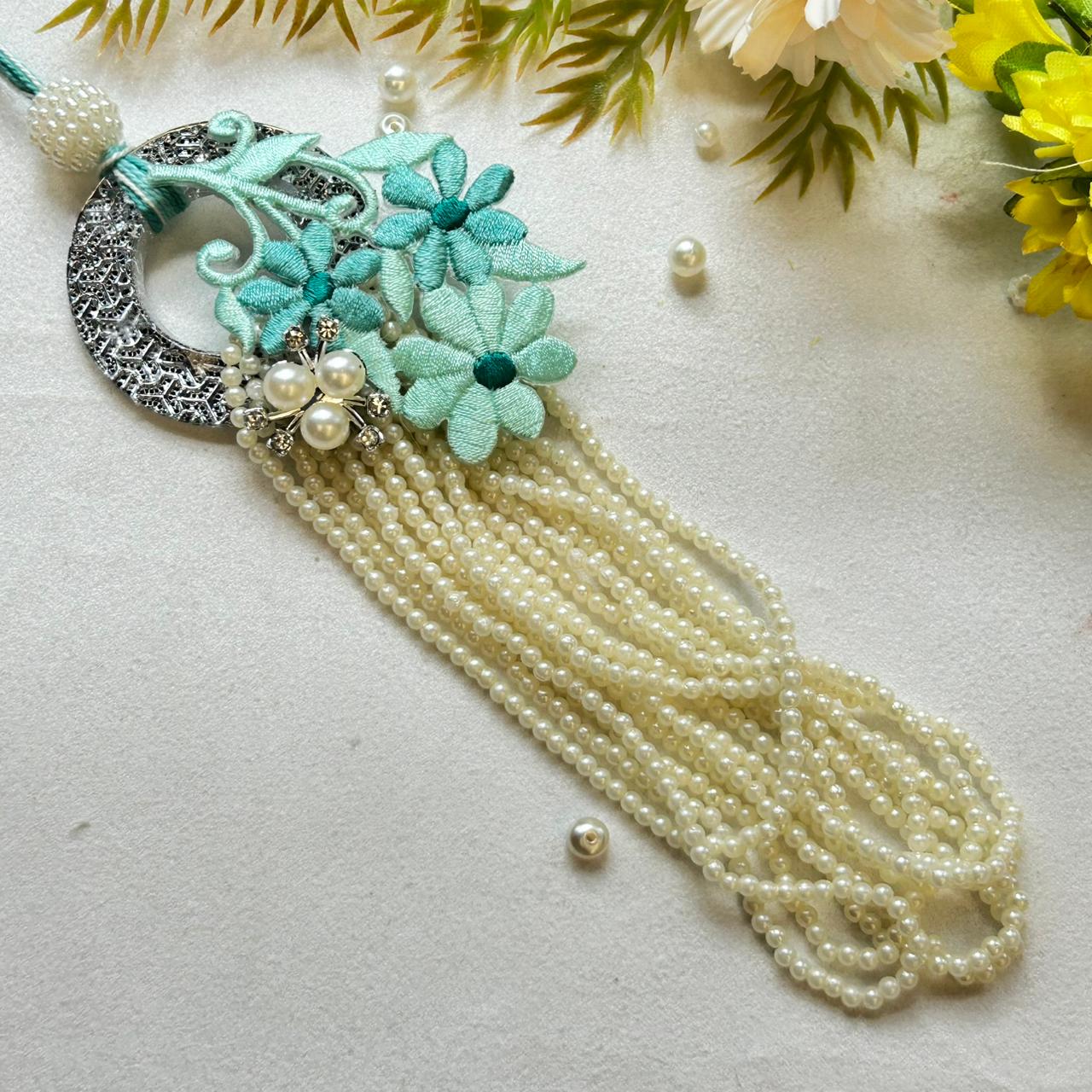 Applique Flower & Pearl Bunch
