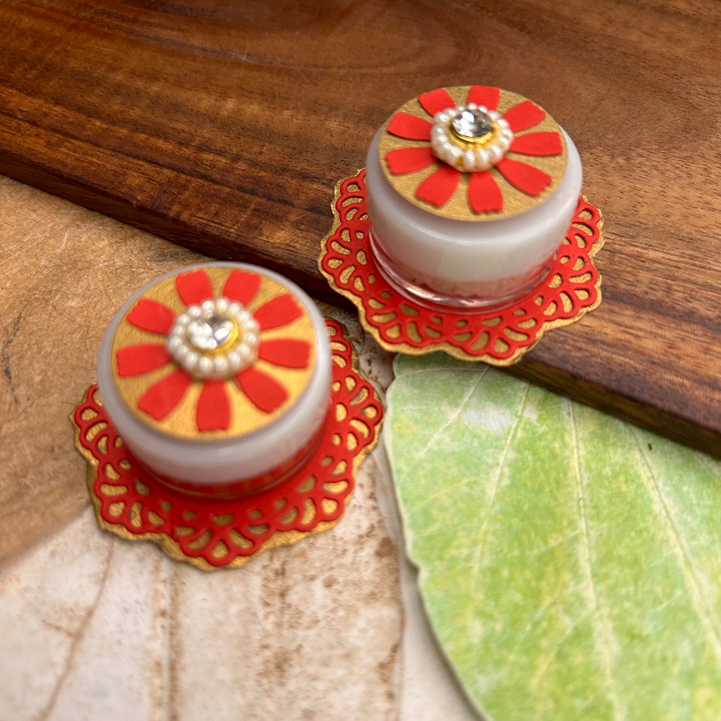 Round boxes with Diecut Base