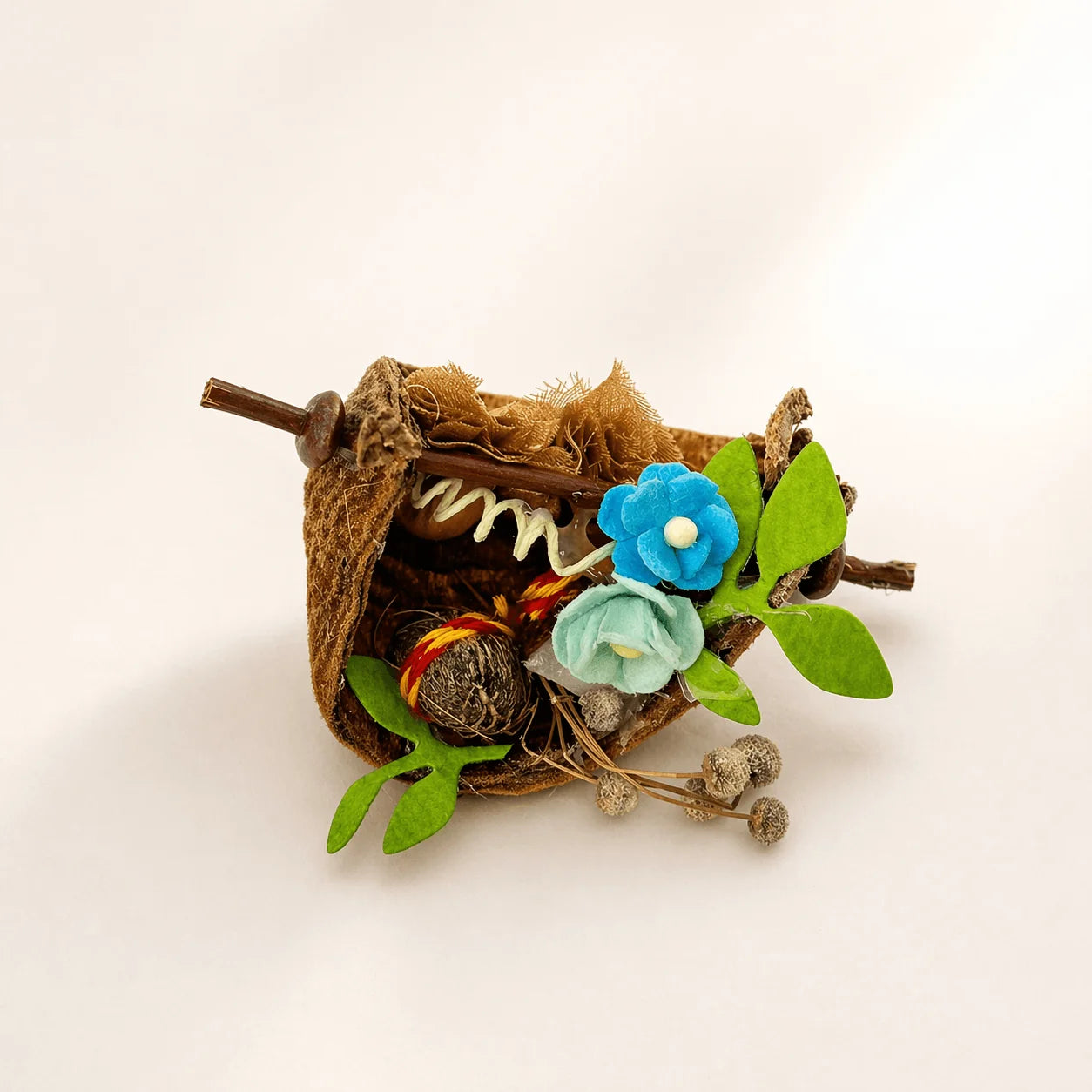 Dry Flower Basket Roli Chawal & Gat Narial - handcrafted set, close-up | Traditions4u