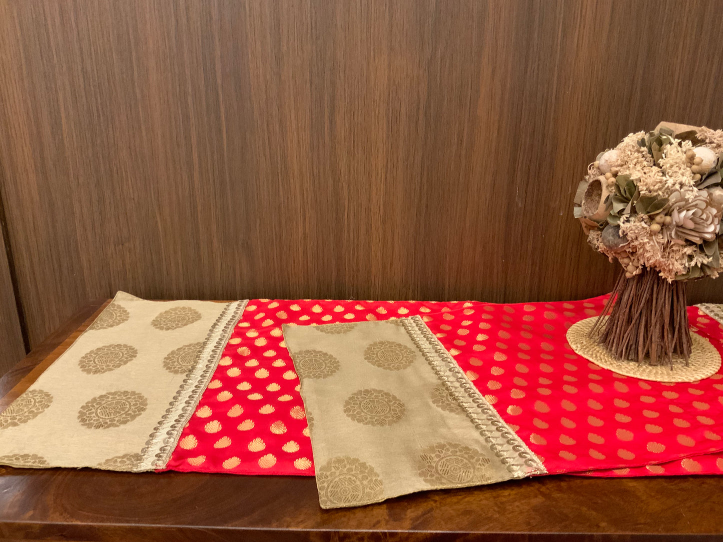 Red & Gold Small Motif Cloth Mats