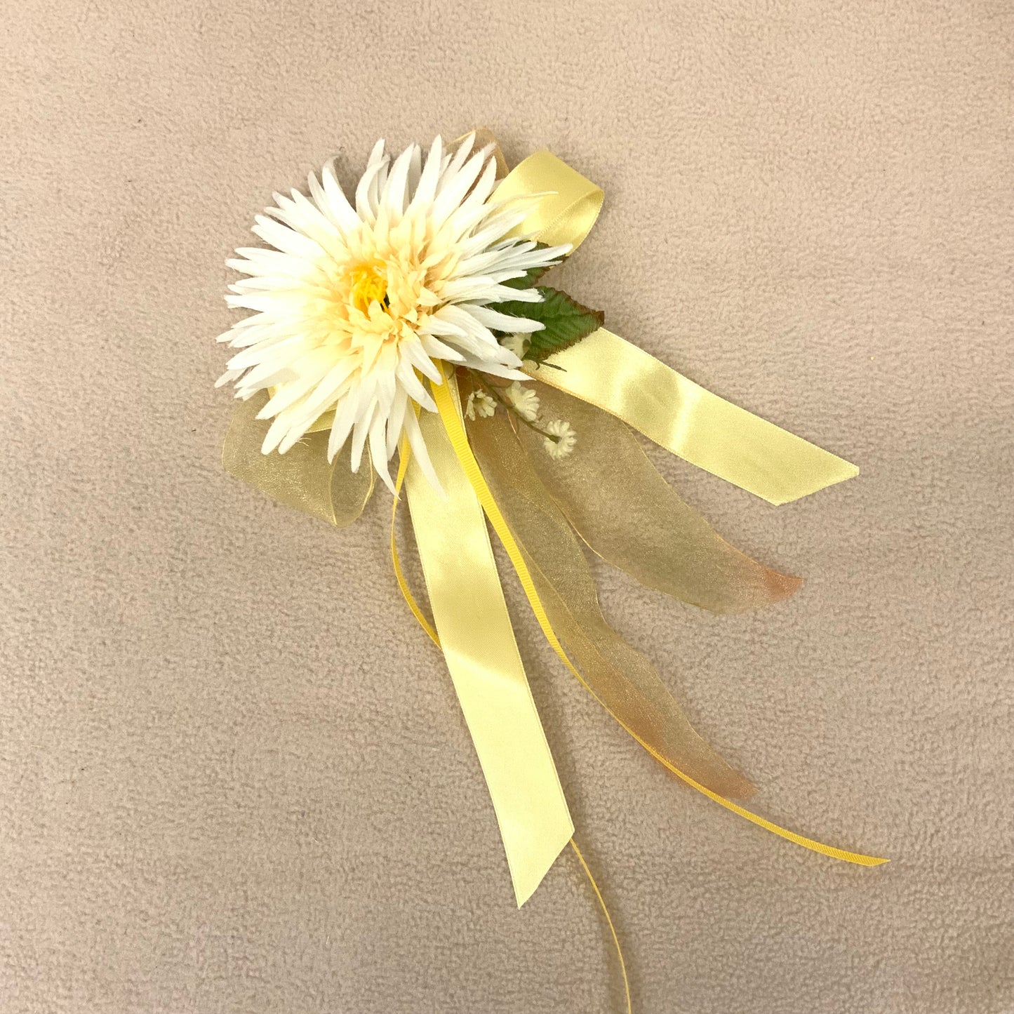 Bow Arrangement Off-White