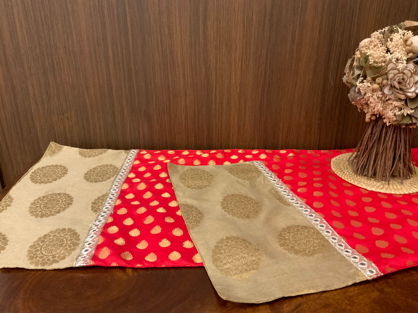 Red & Gold Small Motif Cloth Mats