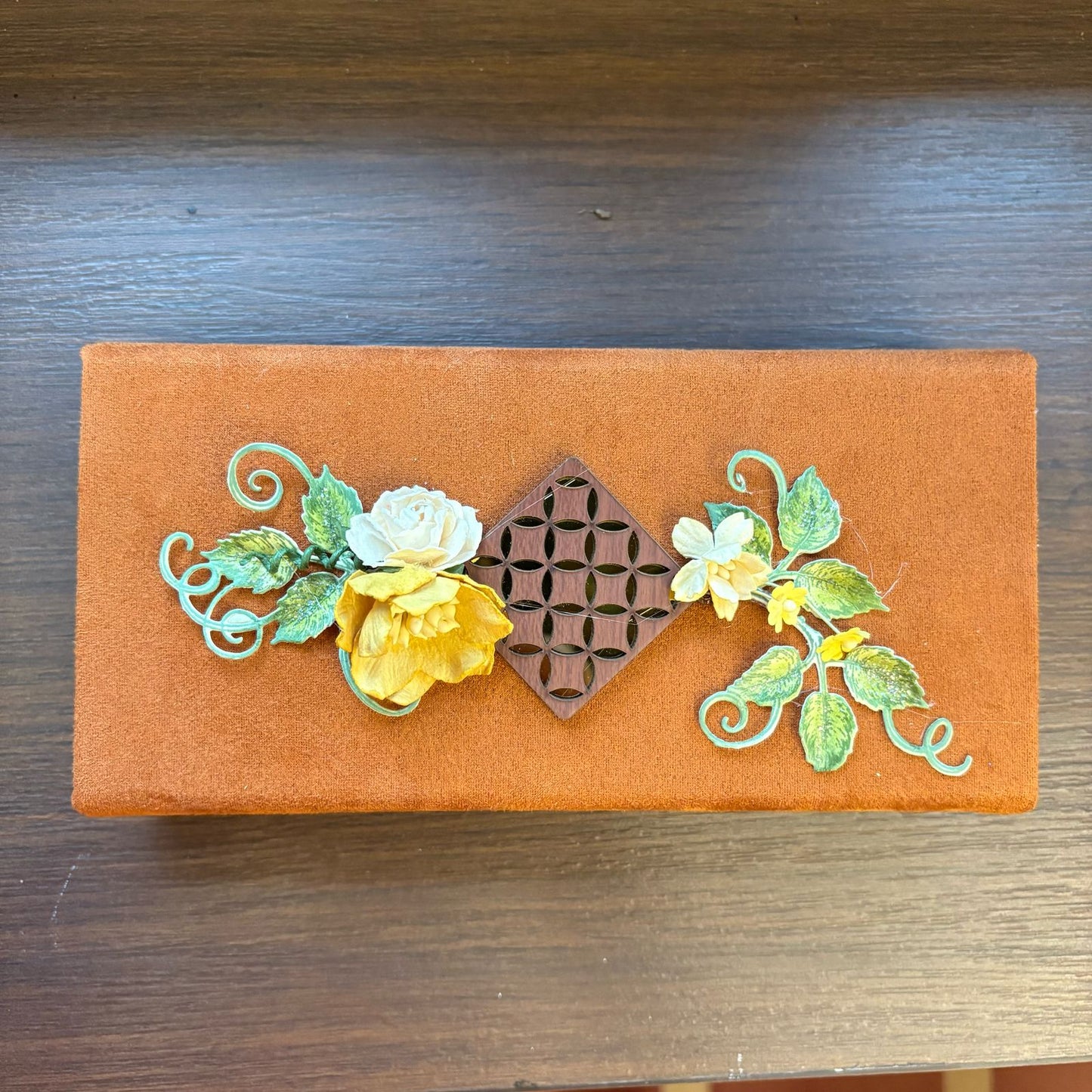 Wooden Motif - Single Gaddi Box
