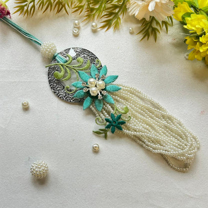 Applique Flower & Pearl Bunch