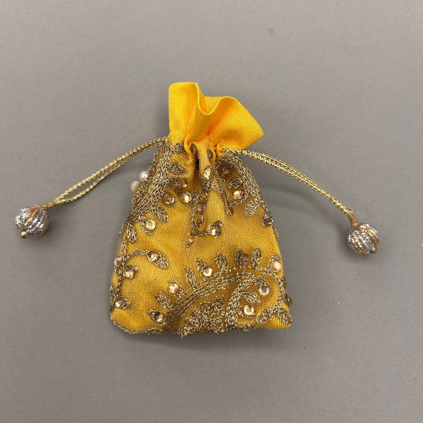 Net & Fabric Coin Bag