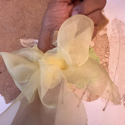 Single Flower Hathphool - handcrafted kids' rakhi for girls, design detail | Traditions4u
