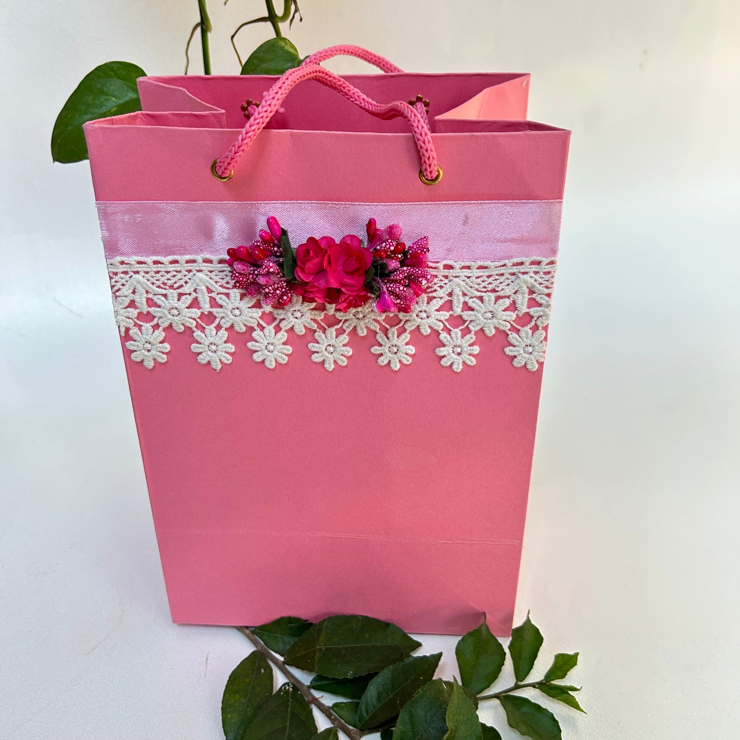Lace & Flowers Paper Bags - Broad